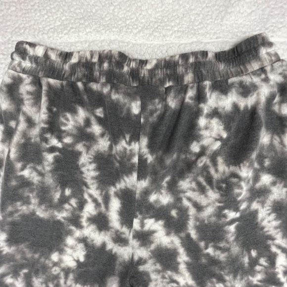 Women’s 1X New Directions, Gray/White Pajama/Sweats - Picture 3 of 11